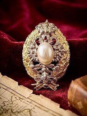 Vintage Regal Crown & Faux Pearl Crest Brooch